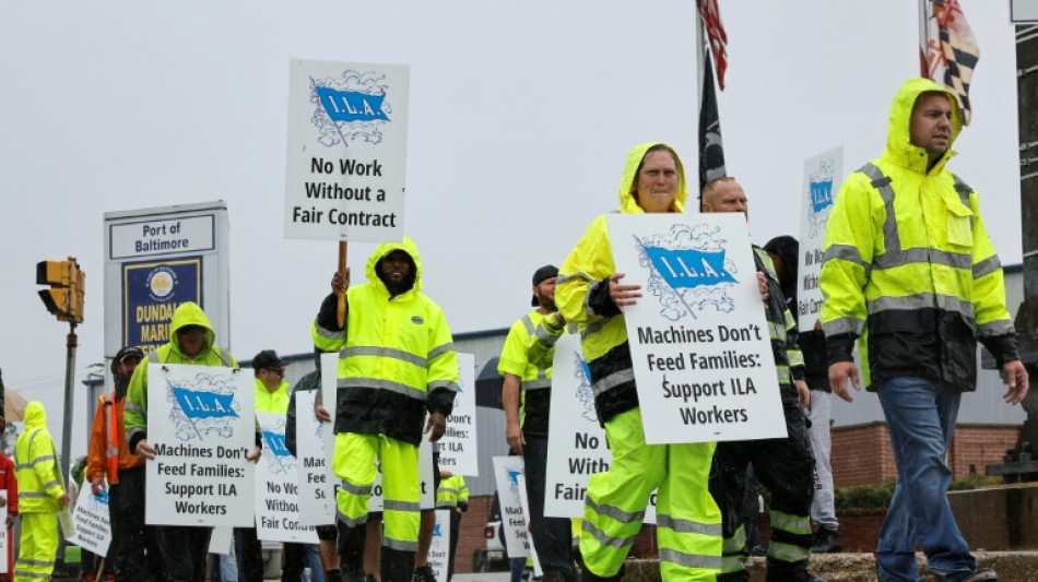 Les dockers am&eacute;ricains en gr&egrave;ve, une premi&egrave;re depuis 1977