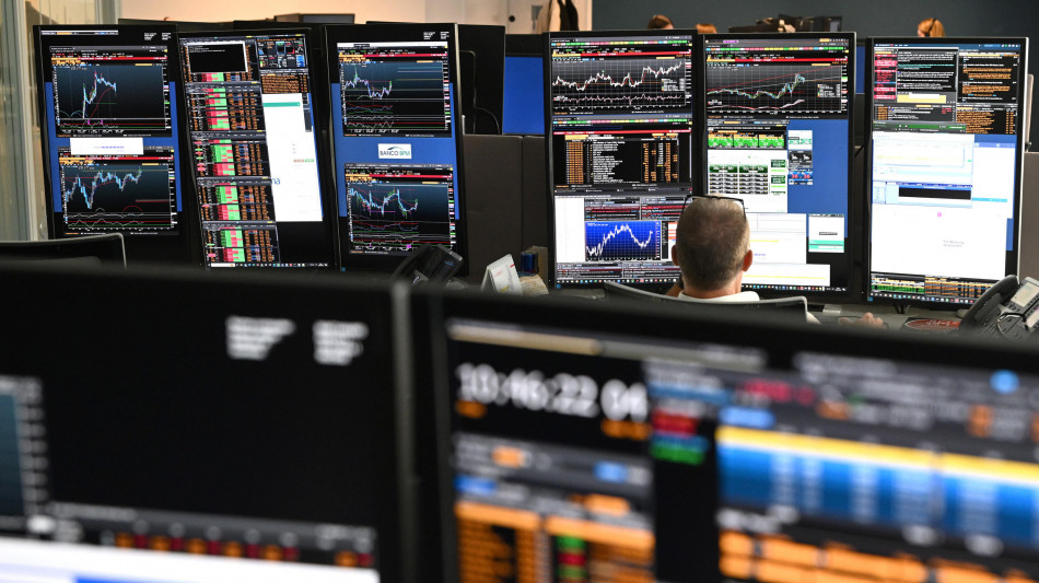 Borsa: Milano sale con l'Europa, in luce Buzzi e Iveco