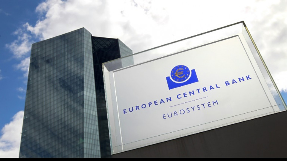 La BCE poursuit ses baisses de taux face aux "incertitudes" &eacute;conomiques