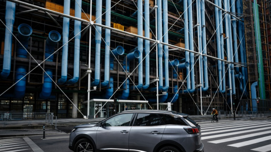 18 statt sechs Euro: Paris stimmt &uuml;ber h&ouml;here Parkgeb&uuml;hren f&uuml;r Gel&auml;ndewagen ab