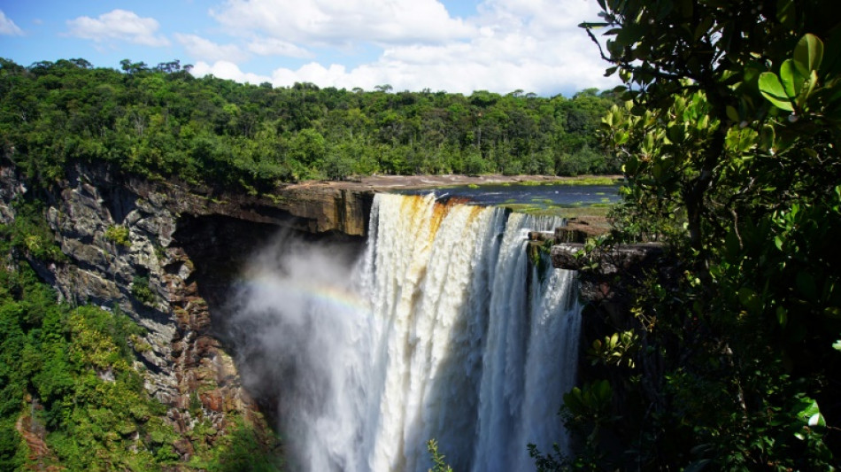 Venezuela se mant&eacute;m firme na CIJ e confirma referendo sobre disputa com Guiana