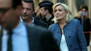La ultraderechista Le Pen pasa a la ofensiva para poder presentarse a la presidencial de Francia