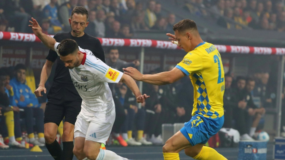 Krimi: Braunschweig schafft Zweitliga-Klassenerhalt