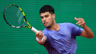 Alcaraz se lleva un susto ante Cer&uacute;ndolo y Tabilo apea a Djokovic en Montecarlo