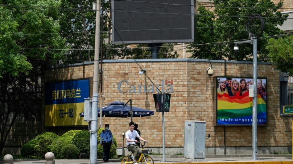 China pide a las embajadas occidentales retirar signos pol&iacute;ticos de sus muros