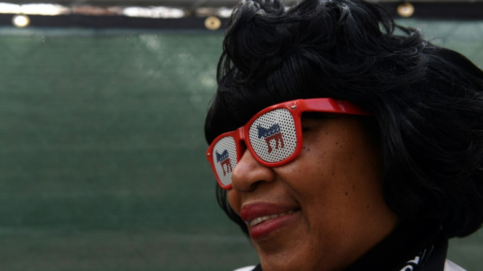 'Se ela n&atilde;o vencer, estamos perdidos', diz apoiadora de Kamala Harris