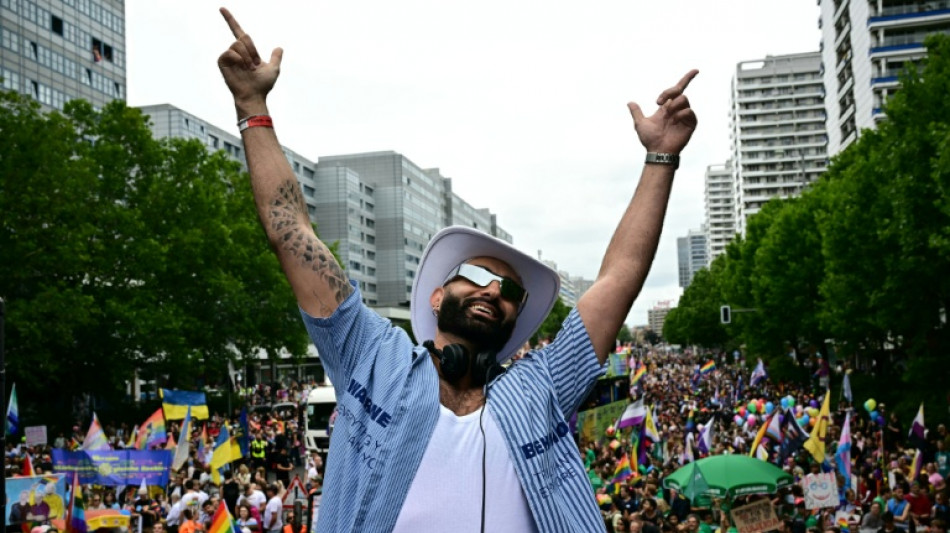 "Nie wieder still": Zehntausende bei CSD-Demonstration in Berlin 