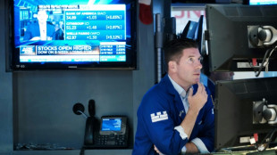 Wall Street termine en ordre dispers&eacute;, sous une pluie de mauvais chiffres 