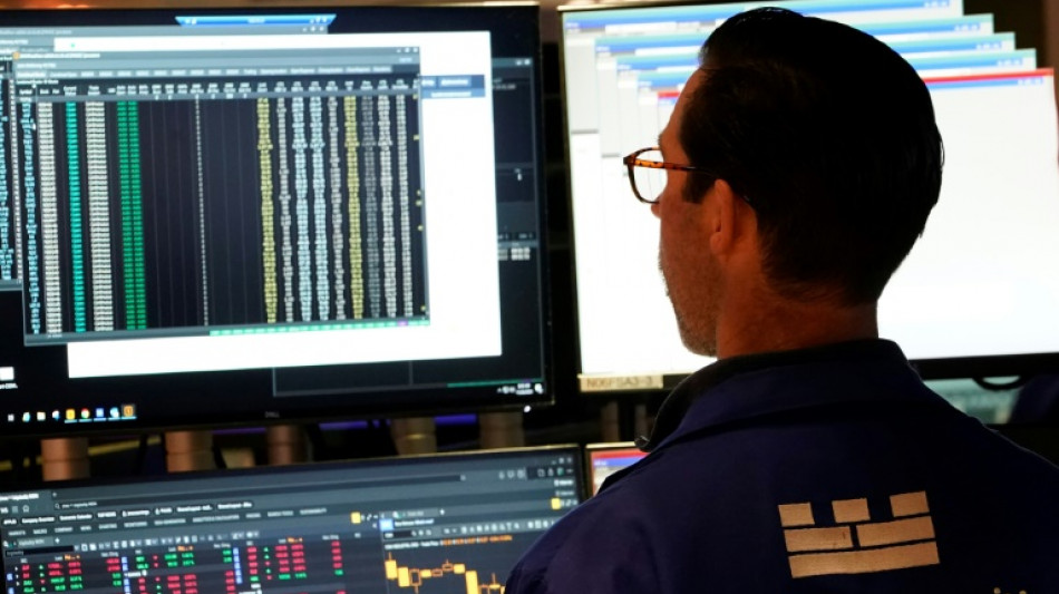 Wall Street finit en hausse, soulag&eacute;e par les premi&egrave;res mesures de Trump