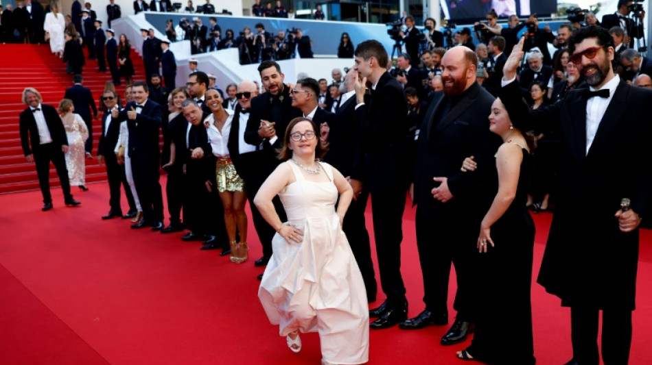 "Un p'tit truc en plus" devient le plus gros succ&egrave;s fran&ccedil;ais depuis 10 ans