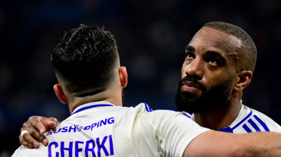 Ligue 1: malgr&eacute; le d&eacute;sordre, les Lyonnais font mine d'y croire