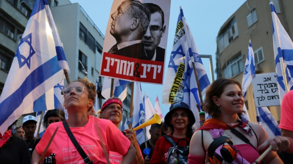 Miles de manifestantes en el 21&ordf; fin de semana de protestas en Israel