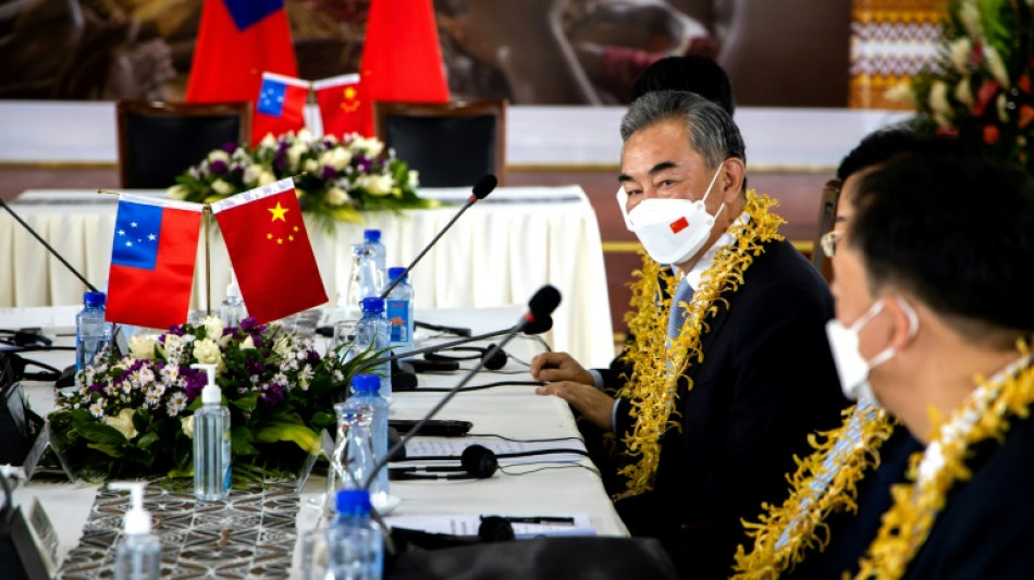 China apunta a un pacto de seguridad en un encuentro con islas del Pac&iacute;fico