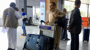 Primeiro voo comercial desde 2016 decola da capital do I&ecirc;men para a Ar&aacute;bia Saudita