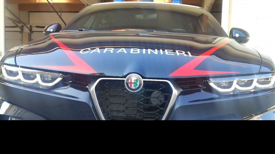 Figlio 19enne uccide il padre per difendere la madre