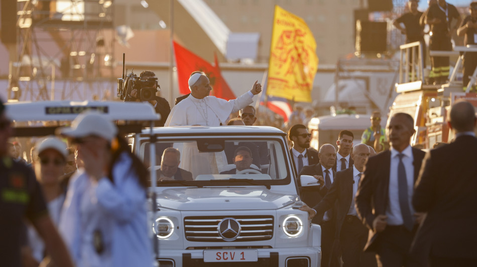 Il Papa ai giovani, 'l'amicizia pu&ograve; essere strada per la pace'