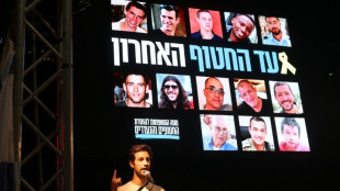 Israel bombardeia Gaza e afirma que corpos recebidos não são de reféns