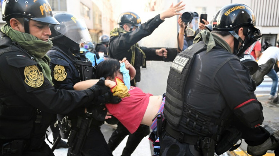 Bloqueos en rutas de Per&uacute; provocan escasez de combustibles y alimentos en regiones andinas