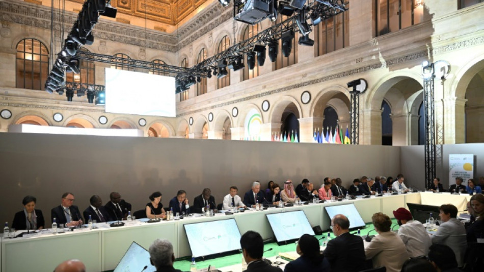 Reuni&atilde;o do clima de Paris chega ao fim com press&atilde;o para imaginar nova ordem financeira