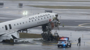 Runway collision kills two pilots at New York airport 