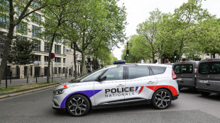 Francia, ristoratore si barrica nel locale con alcuni dipendenti