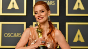 Les Oscars n'ont d'yeux que pour Jessica Chastain, m&eacute;connaissable en t&eacute;l&eacute;vang&eacute;liste