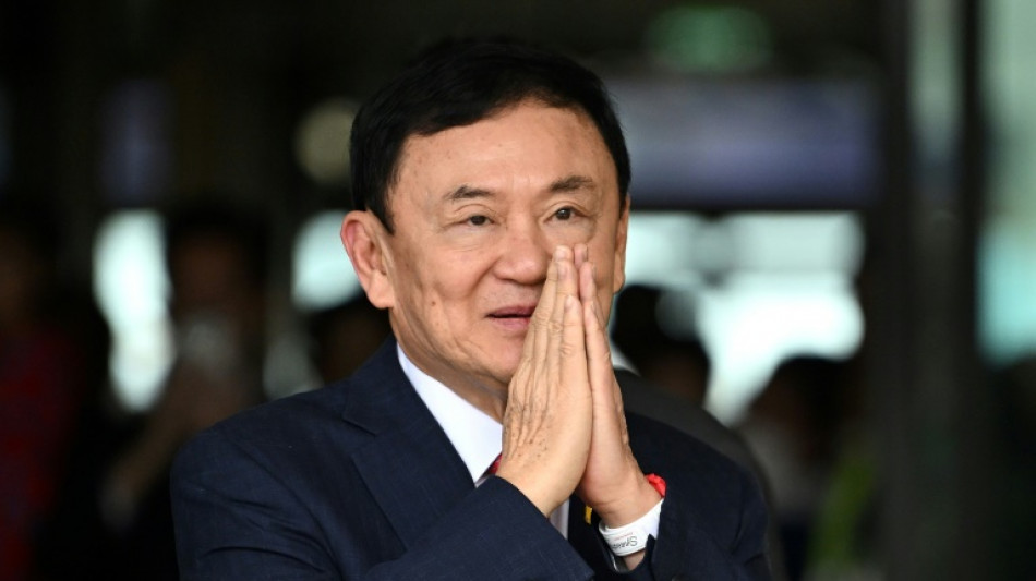Tail&acirc;ndia anuncia liberta&ccedil;&atilde;o do ex-primeiro-ministro Thaksin