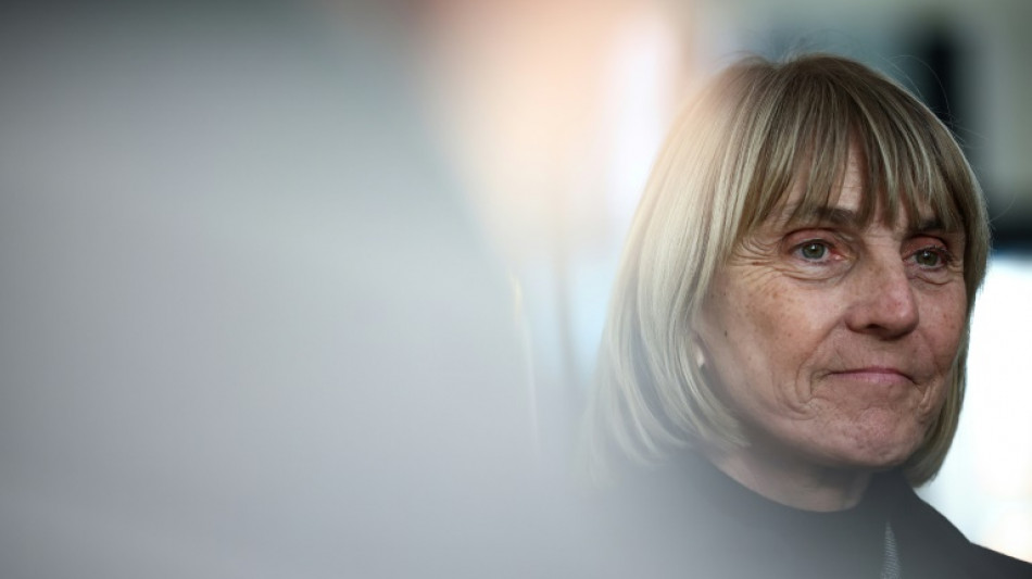 Reconduite, Val&eacute;rie L&eacute;tard, adul&eacute;e par le secteur du logement, perd son minist&egrave;re de plein exercice