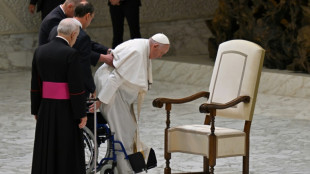 El papa designa "asistente sanitario personal" al enfermero que le salv&oacute; la vida