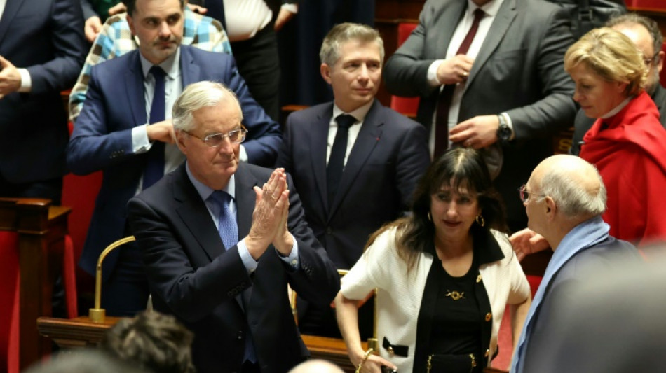 Barnier face &agrave; "l'histoire", la censure au coeur du Palais Bourbon