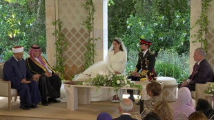 Pr&iacute;ncipe herdeiro jordaniano se casa com arquiteta saudita