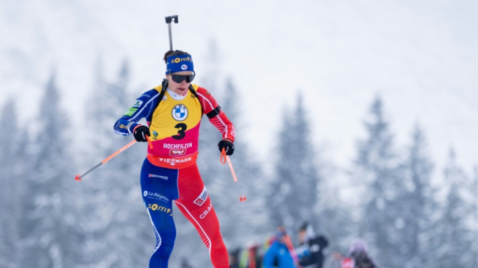 Biathlon:&nbsp;Julia Simon remporte la poursuite &agrave; Hochfilzen, sa 2e victoire de la saison