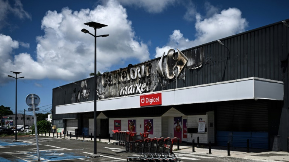 Les grands distributeurs en Martinique, "boucs &eacute;missaires" ou "profiteurs" de la vie ch&egrave;re ?