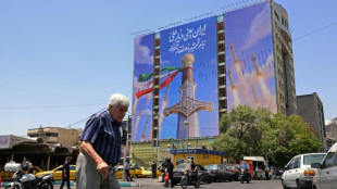 Ir&aacute;n considera la tregua "pr&aacute;cticamente irrelevante" y cierra el estrecho de Ormuz