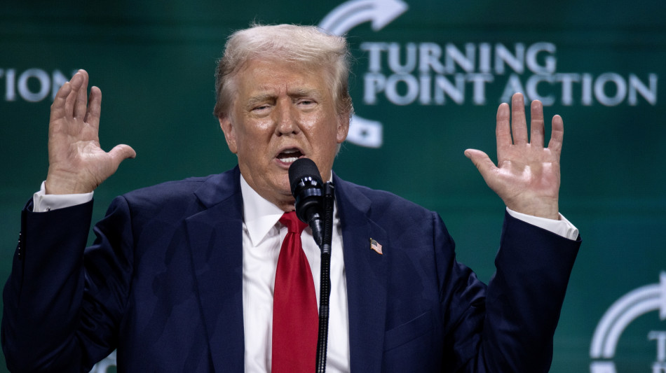 Trump, 'pensavo Kamala fosse indiana, poi &egrave; diventata nera'