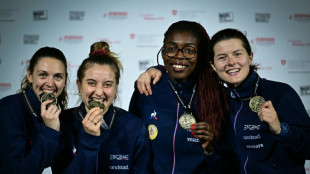 Euro d'escrime: double dose d'or par &eacute;quipes, sabreuses et &eacute;p&eacute;istes titr&eacute;s