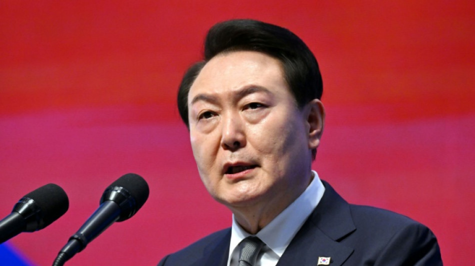 Um m&ecirc;s de caos pol&iacute;tico na Coreia do Sul