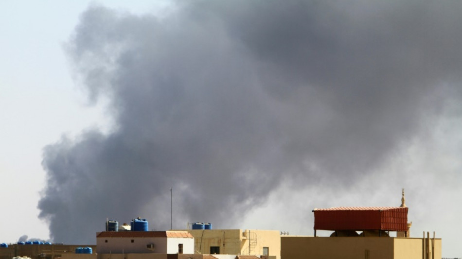 Sud&aacute;n se hunde en la crisis tras un mes de guerra