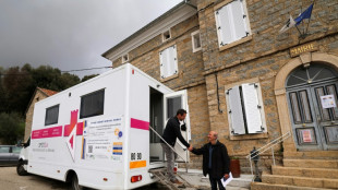 Dans un village corse, le M&eacute;dicobus vient soigner au plus pr&egrave;s