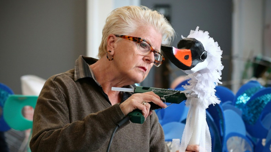 &Uacute;ltimos preparativos para el gran desfile por el jubileo de Isabel II