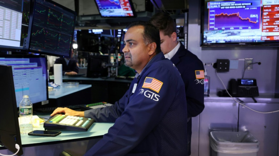 Wall Street termine en baisse, nouveaux plus bas de l'ann&eacute;e pour Dow Jones et S&P 500