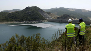 Au Maroc, des panneaux solaires flottants pour lutter contre la sécheresse 
