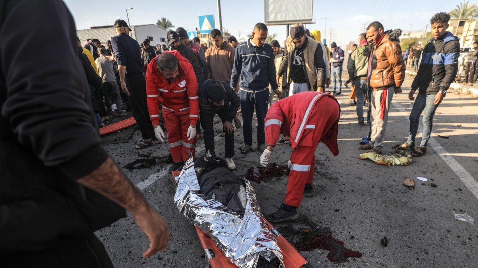 Attacco israeliano contro la sede della Mezzaluna rossa,un morto