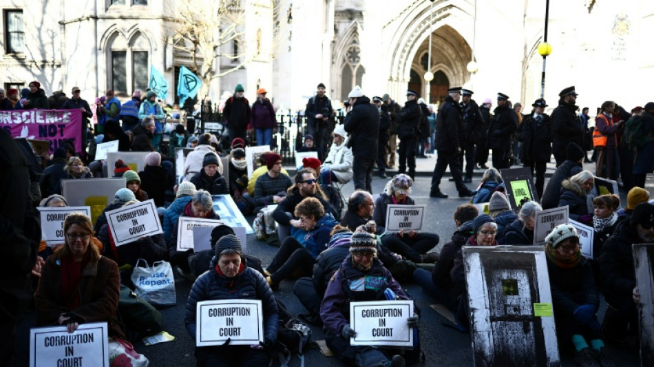 La fiscal&iacute;a brit&aacute;nica defiende las penas de prisi&oacute;n para ecologistas condenados