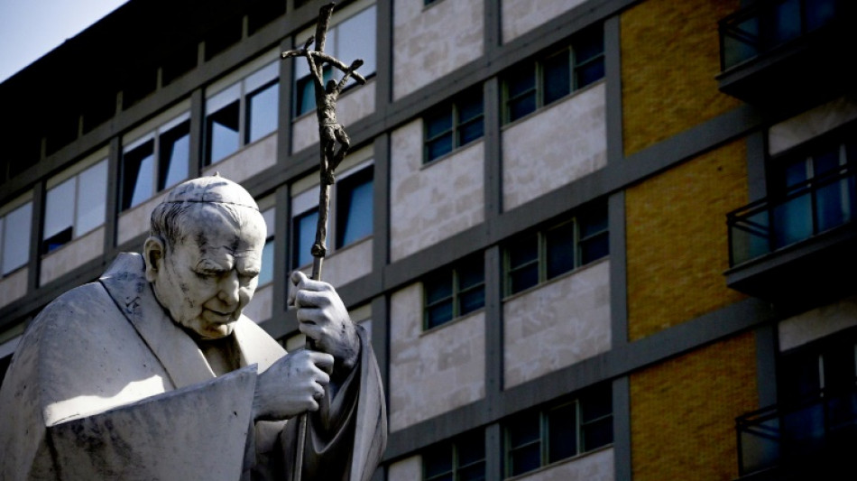 El papa Francisco har&aacute; el domingo su primera aparici&oacute;n p&uacute;blica desde su hospitalizaci&oacute;n