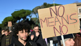 Zahl von Gewalt betroffener Frauen steigt - Paus: Hilfegesetz schnell beschlie&szlig;en
