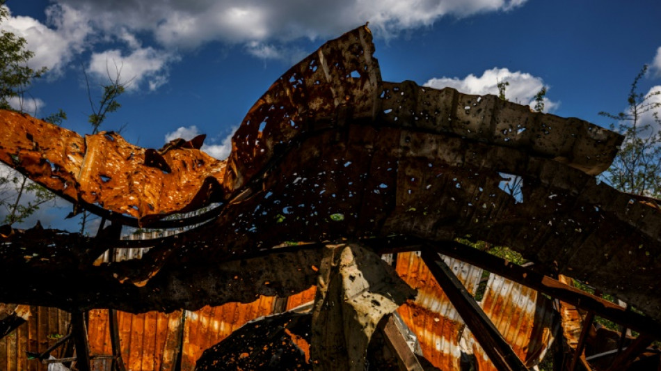 Ukraine: l'arm&eacute;e russe pilonne le Donbass, Biden signe l'aide de 40 milliards &agrave; Kiev