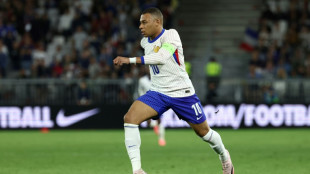 Foot: la France &eacute;teinte par le Canada avant l'Euro