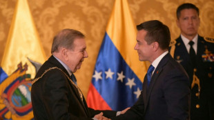 Ecuador quiere vender crudo a clientes de Venezuela para cortar fondos al "r&eacute;gimen dictatorial"