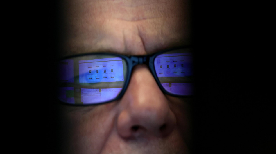 Borsa: l'Europa in rosso con l'Iran e il petrolio, attesa per la Bce